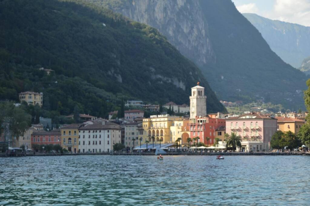 Appartamento Sunrise - Centro Storico N2 Riva del Garda Exterior photo